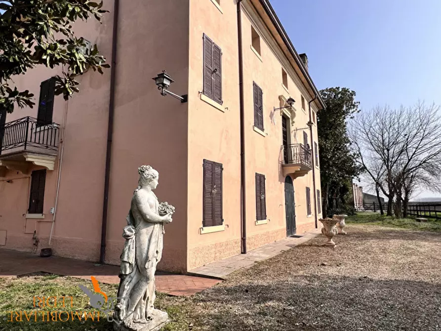 Immagine 49 di Villa in vendita  in via Legnago a Verona