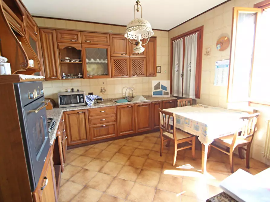 Immagine 1 di Casa bifamiliare in vendita  in Via Sogaretti a Salzano