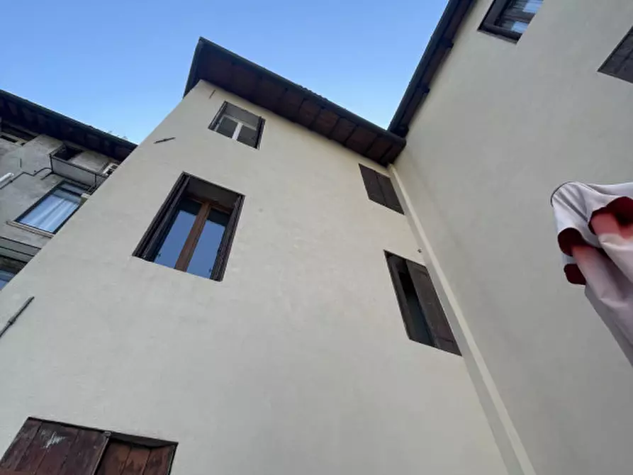 Immagine 12 di Appartamento in vendita  in Corso fogazzaro 22 a Vicenza