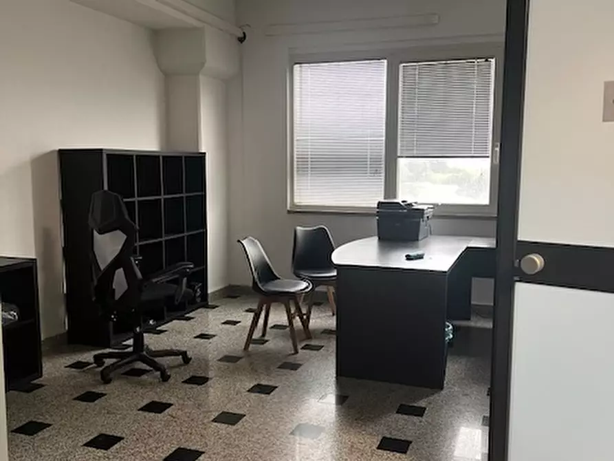 Immagine 1 di Ufficio in affitto  a Sestu