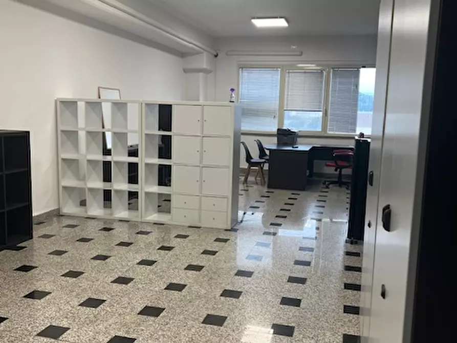 Immagine 5 di Ufficio in affitto  a Sestu