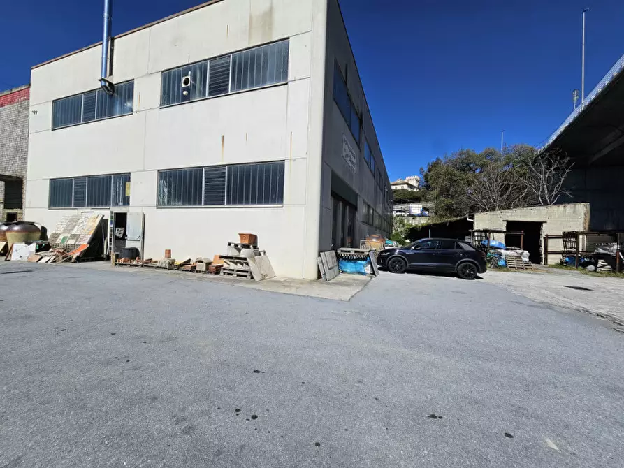 Immagine 2 di Capannone industriale in vendita  in Via Piave a Vado Ligure