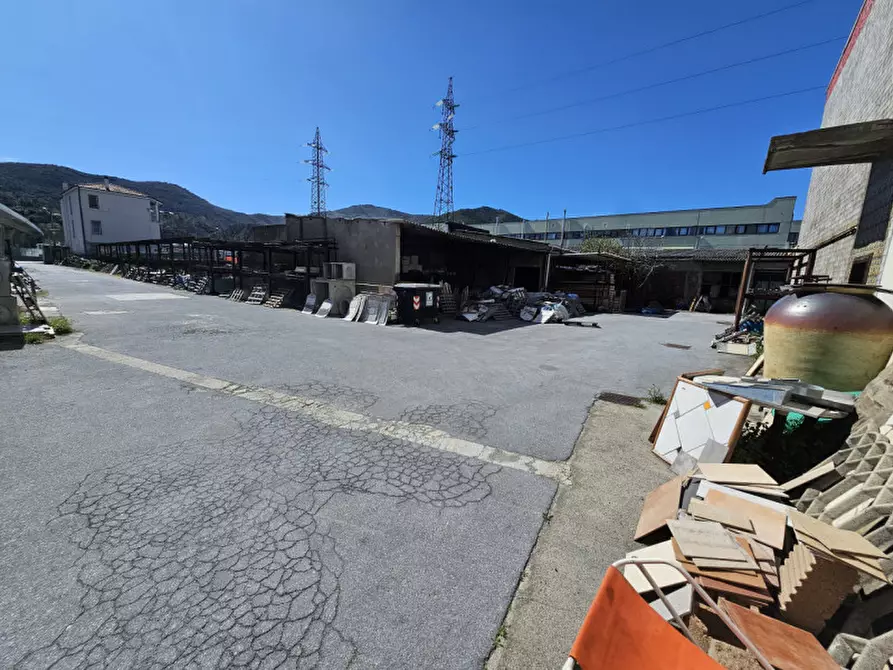 Immagine 3 di Capannone industriale in vendita  in Via Piave a Vado Ligure