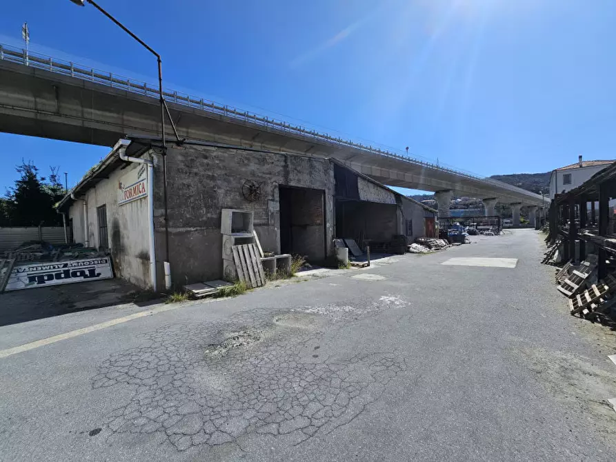 Immagine 5 di Capannone industriale in vendita  in Via Piave a Vado Ligure