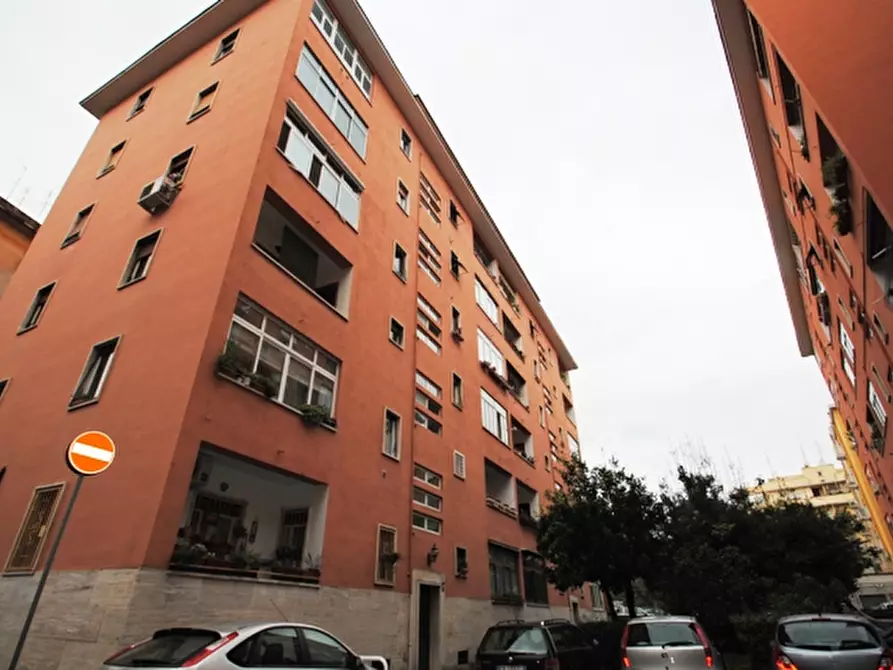 Immagine 2 di Appartamento in vendita  in Largo Somalia a Roma