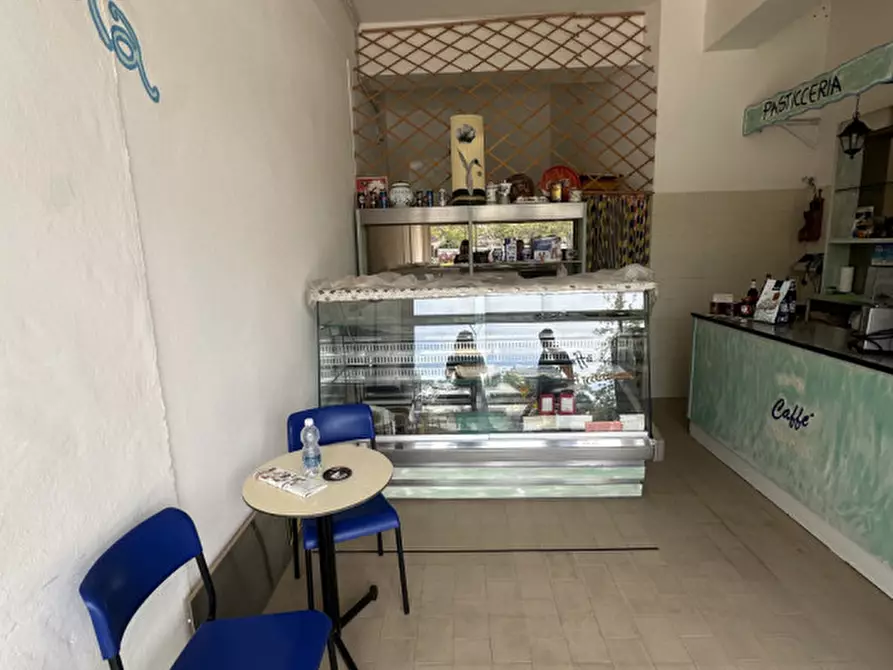 Immagine 3 di Negozio in affitto  in Viale Forlì 39 a Cervia