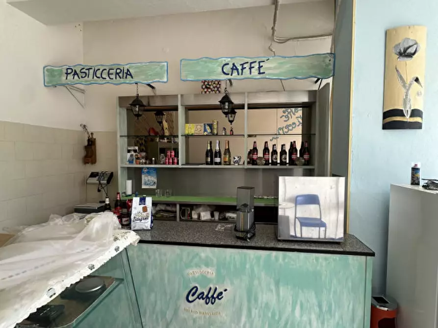 Immagine 4 di Negozio in affitto  in Viale Forlì 39 a Cervia