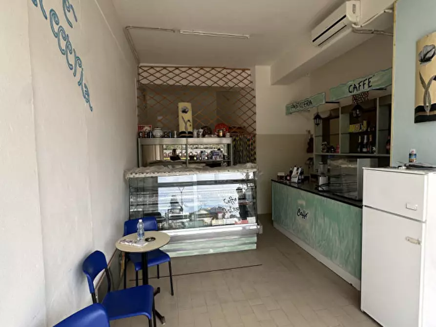 Immagine 5 di Negozio in affitto  in Viale Forlì 39 a Cervia