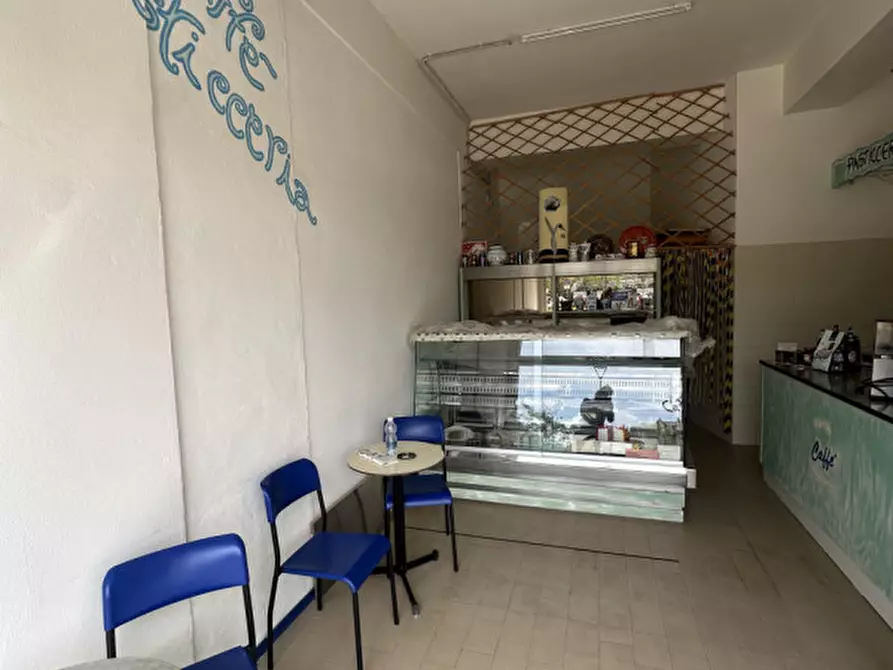 Immagine 6 di Negozio in affitto  in Viale Forlì 39 a Cervia