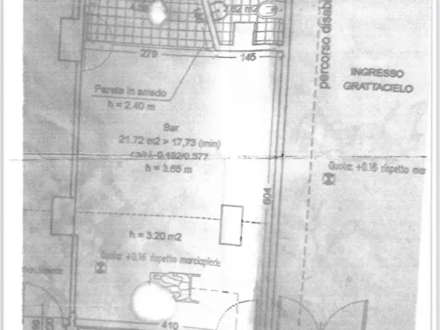 Immagine 1 di Negozio in affitto  in Viale Forlì 39 a Cervia