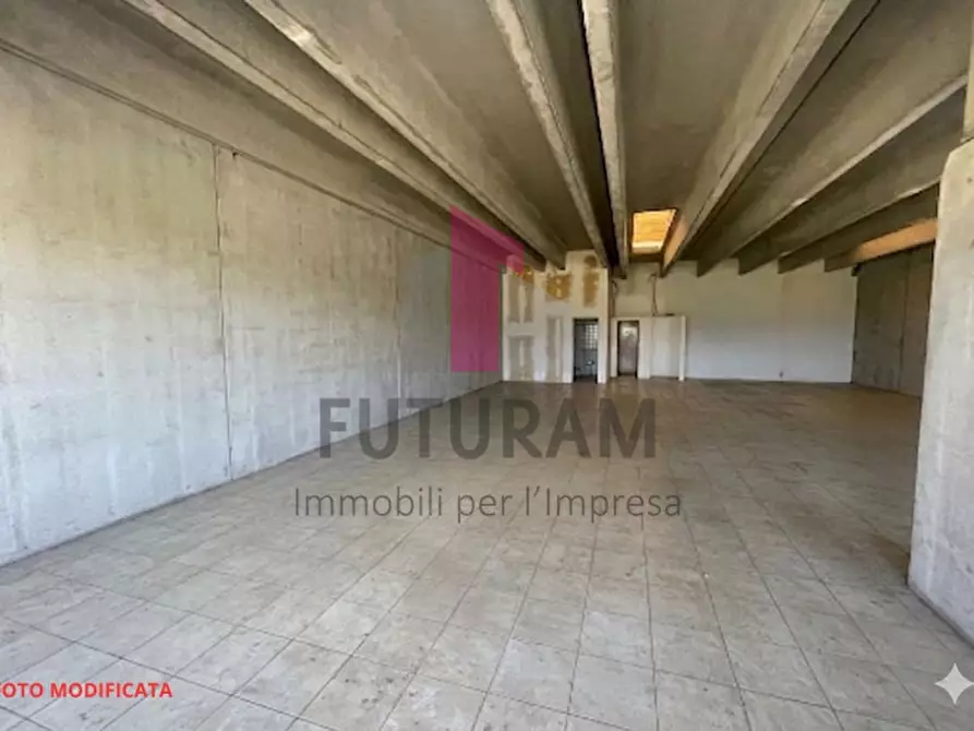 Immagine 11 di Magazzino in vendita  a Arcugnano