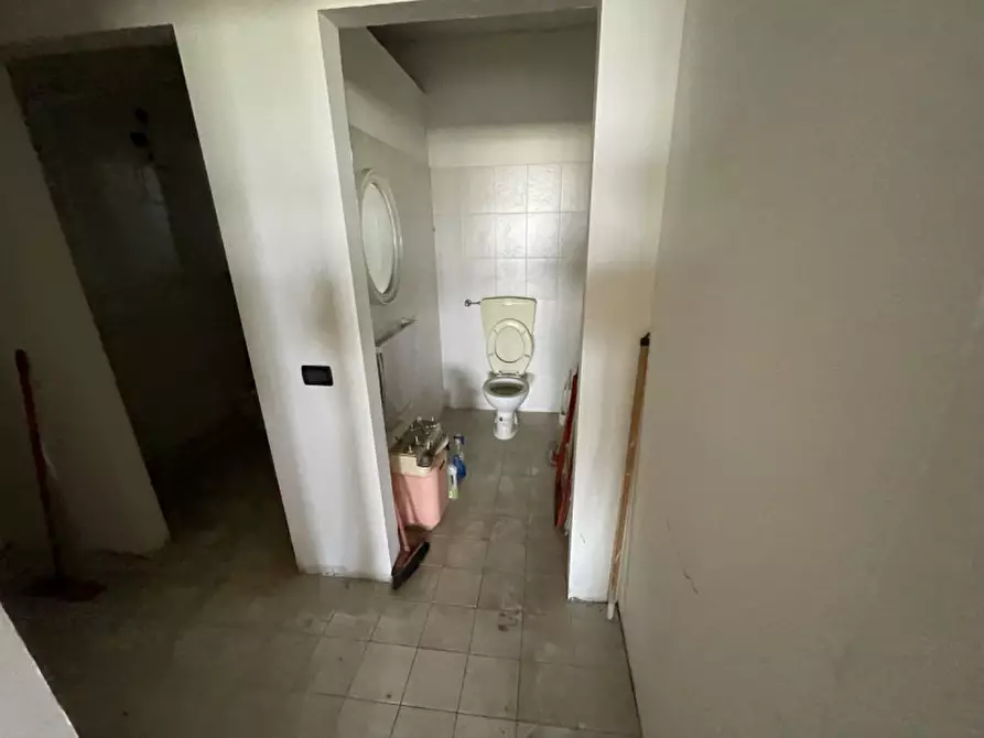 Immagine 18 di Magazzino in vendita  a Arcugnano