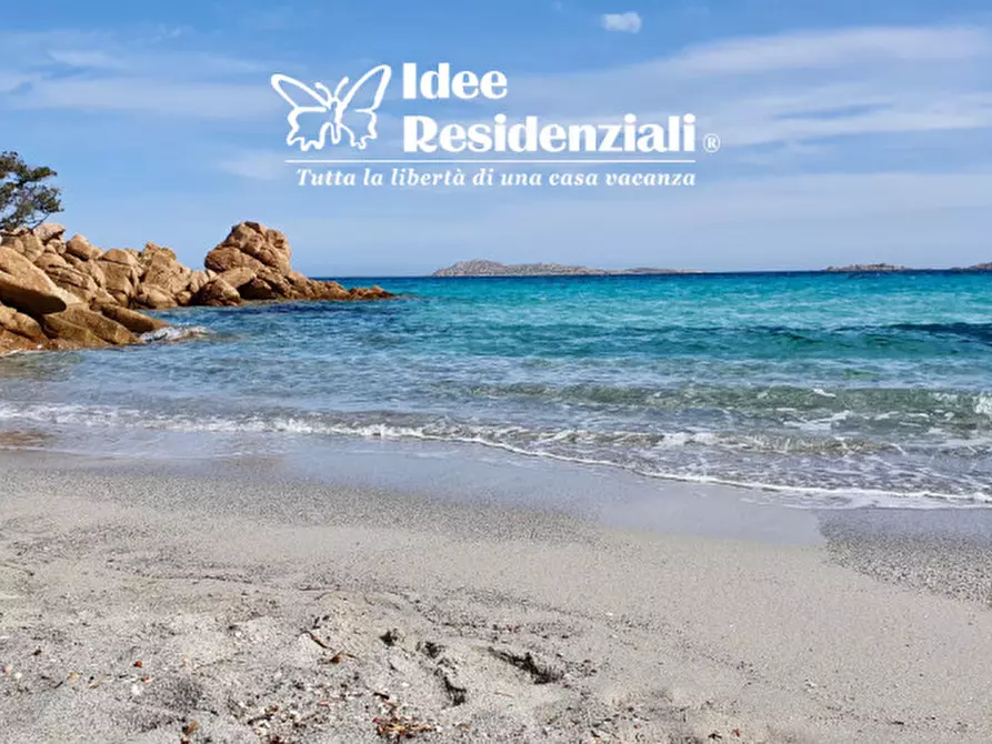 Immagine 6 di Villetta a schiera in vendita  a Arzachena