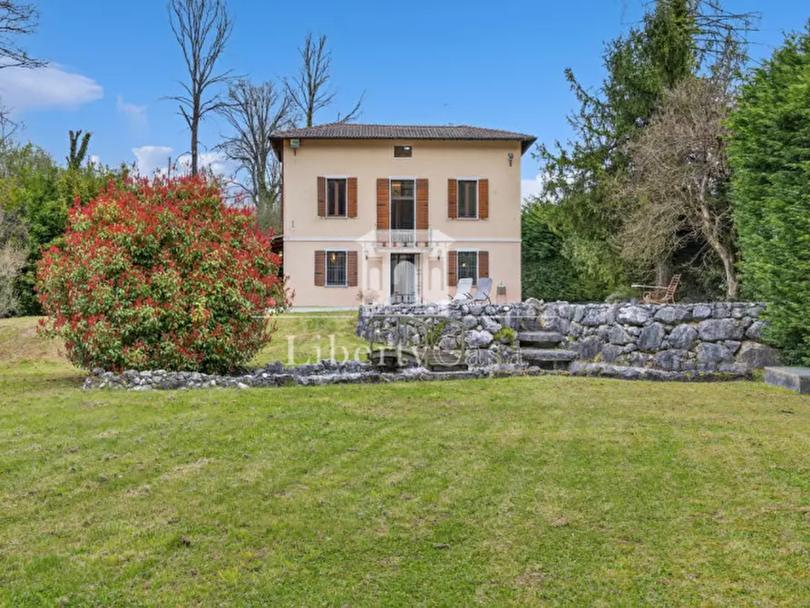 Immagine 1 di Villa in vendita  in Via Bissinico a Roè Volciano