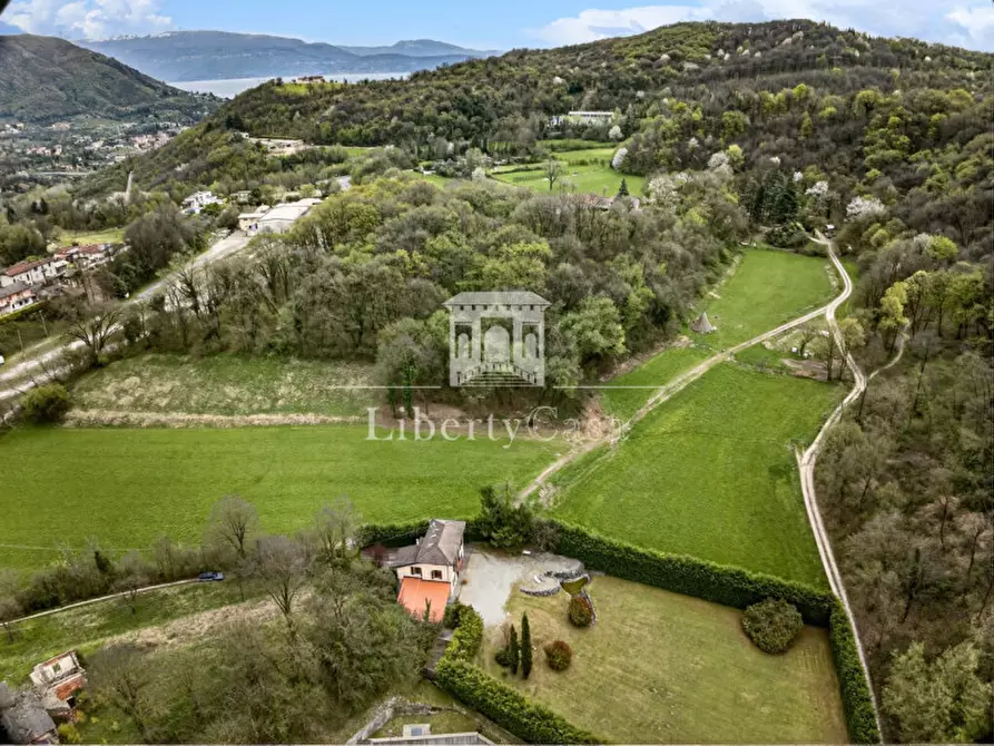 Immagine 9 di Villa in vendita  in Via Bissinico a Roè Volciano