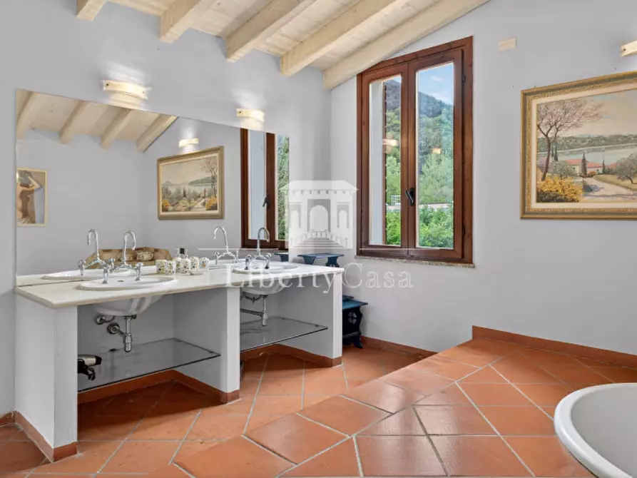 Immagine 15 di Villa in vendita  in Via Bissinico a Roè Volciano
