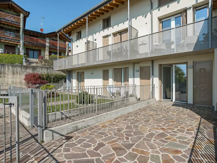Immagine 1 di Appartamento in vendita  in Via Don Battista Gardi 19 a Sotto Il Monte Giovanni Xxiii