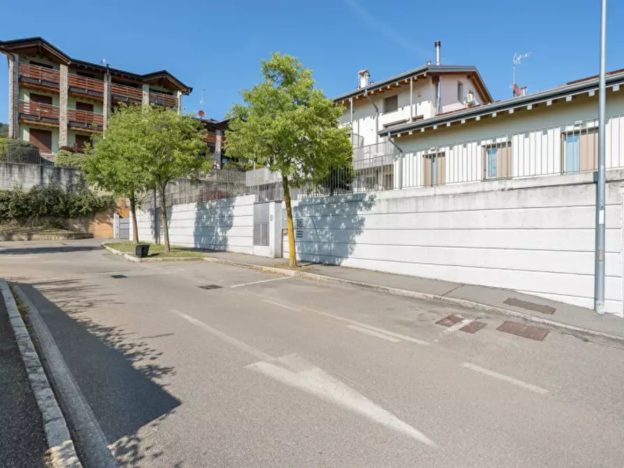 Immagine 19 di Appartamento in vendita  in Via Don Battista Gardi 19 a Sotto Il Monte Giovanni Xxiii