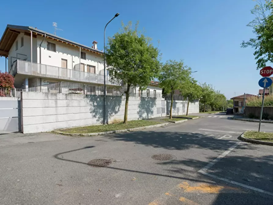 Immagine 21 di Appartamento in vendita  in Via Don Battista Gardi 19 a Sotto Il Monte Giovanni Xxiii