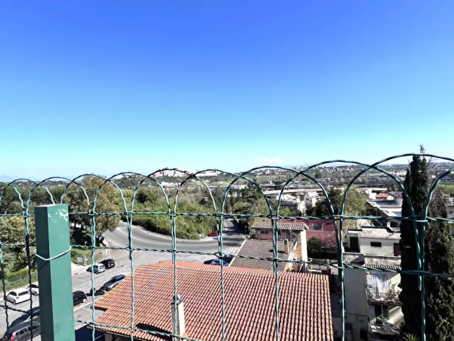 Immagine 22 di Attico in vendita  in Via del Labaro a Roma