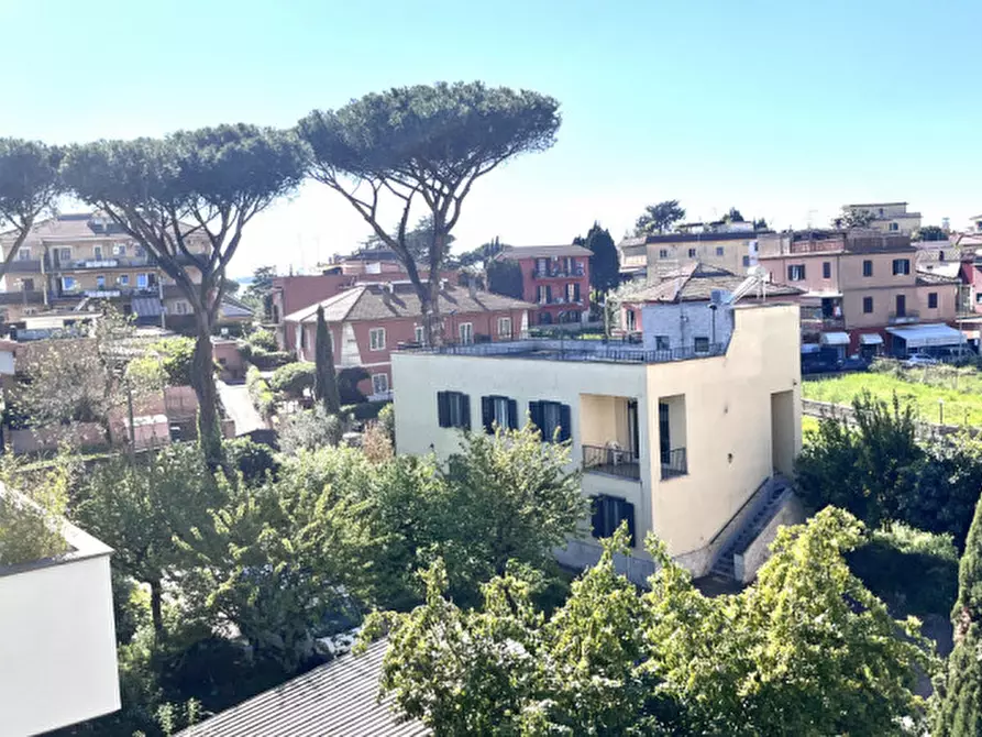 Immagine 23 di Attico in vendita  in Via del Labaro a Roma
