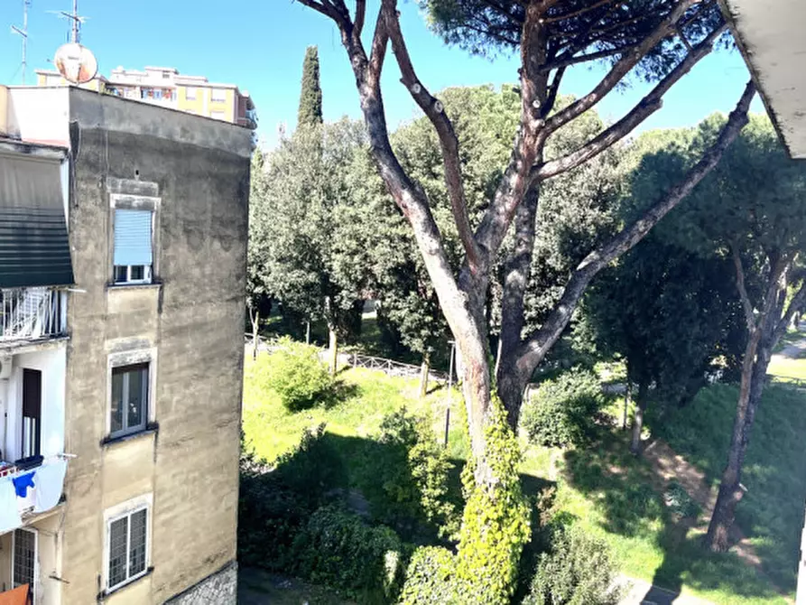 Immagine 24 di Attico in vendita  in Via del Labaro a Roma