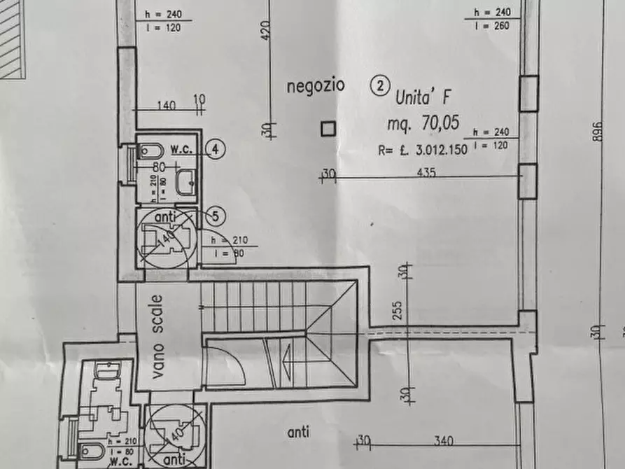 Immagine 25 di Negozio in vendita  a Rosà