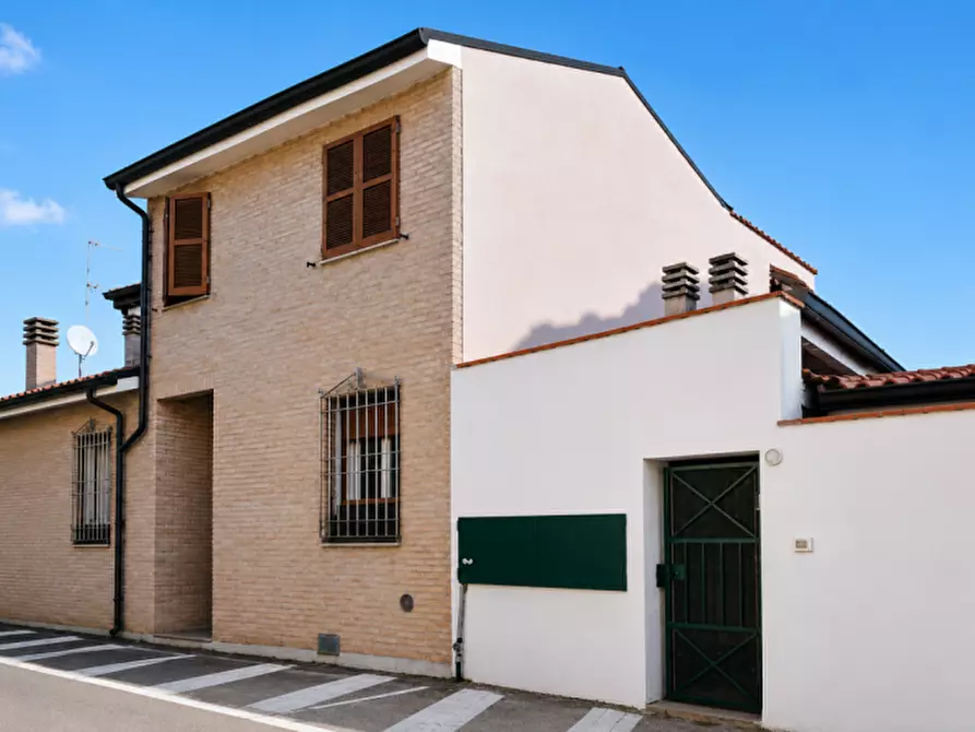 Immagine 2 di Appartamento in vendita  in via del portone a Ravenna