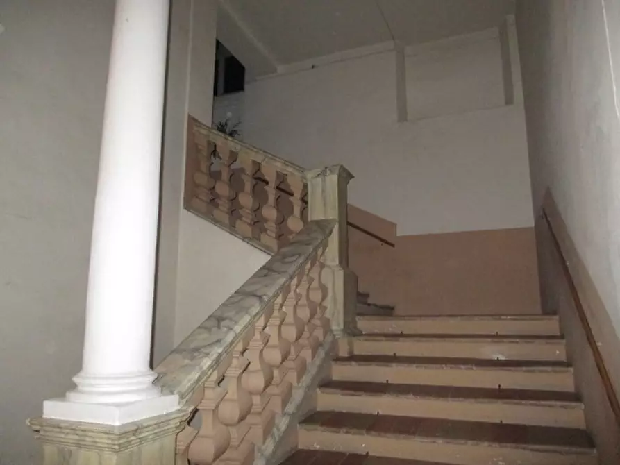 Immagine 1 di Palazzo in vendita  in Via Don Giovanni Minzoni a Ostra