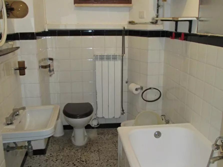 Immagine 30 di Palazzo in vendita  in Via Don Giovanni Minzoni a Ostra