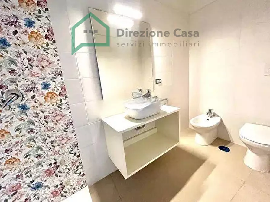 Immagine 6 di Appartamento in vendita  in corso arnaldo lucci 149 a Napoli