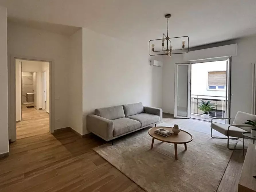 Immagine 1 di Appartamento in vendita  in Corso d'Augusto a Rimini
