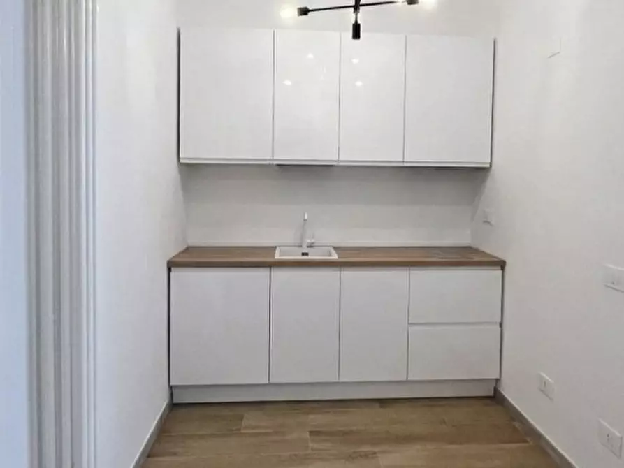 Immagine 2 di Appartamento in vendita  in Corso d'Augusto a Rimini
