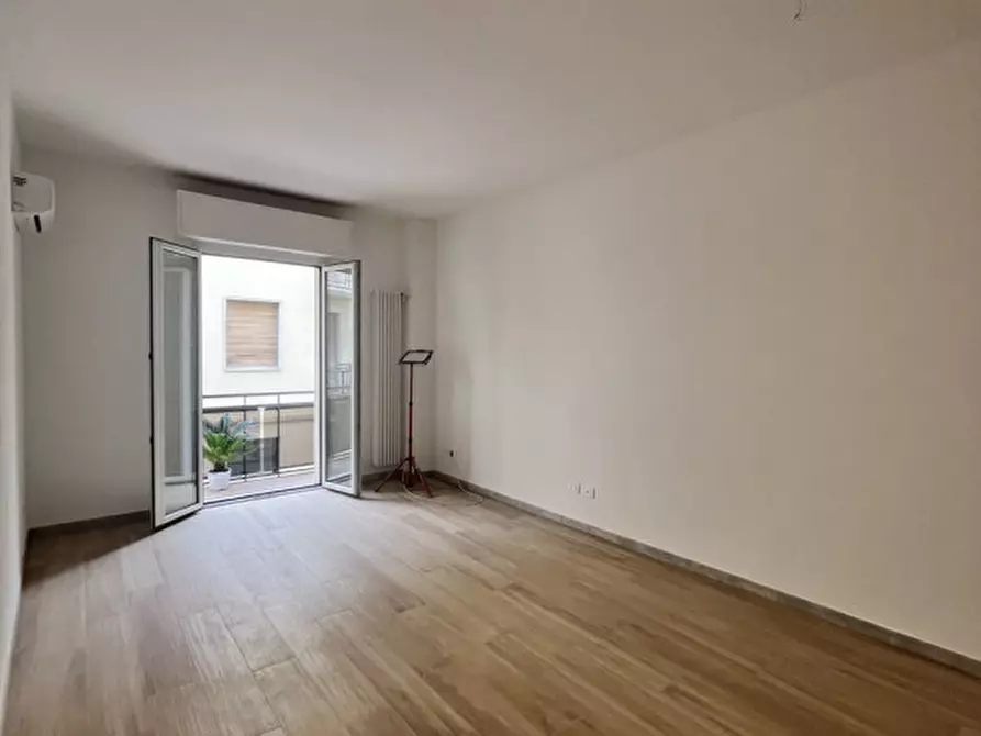 Immagine 3 di Appartamento in vendita  in Corso d'Augusto a Rimini