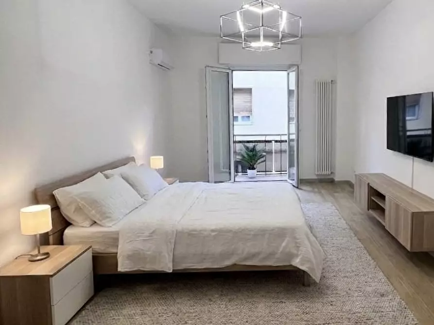 Immagine 4 di Appartamento in vendita  in Corso d'Augusto a Rimini