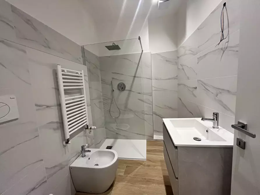 Immagine 18 di Appartamento in vendita  in Corso d'Augusto a Rimini