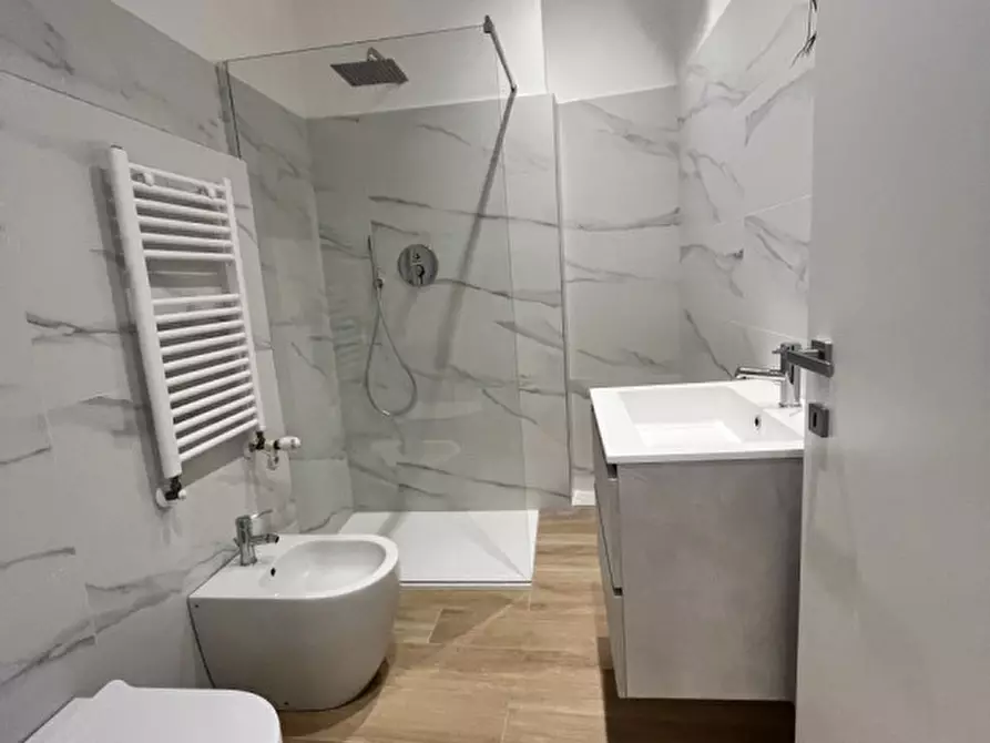 Immagine 20 di Appartamento in vendita  in Corso d'Augusto a Rimini