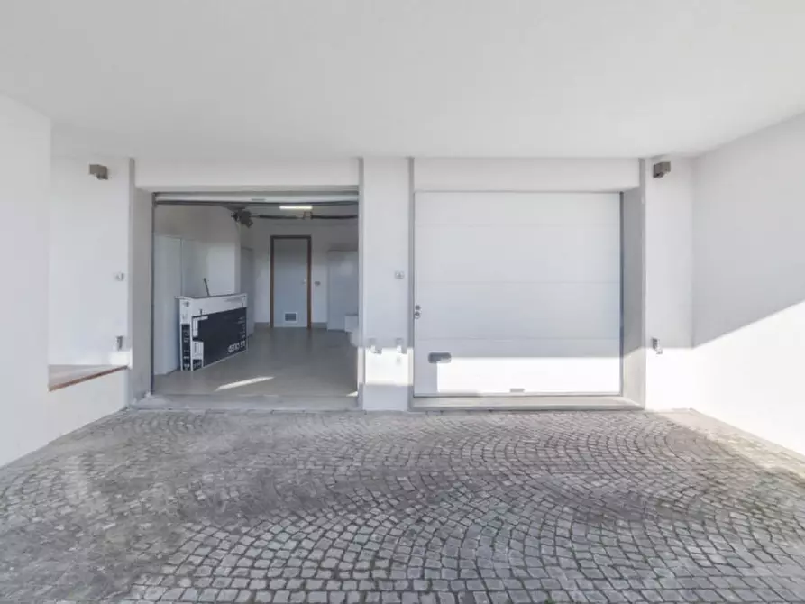 Immagine 24 di Appartamento in vendita  in STRADA VICINALE FRANCESCONE, 19 a Pescara