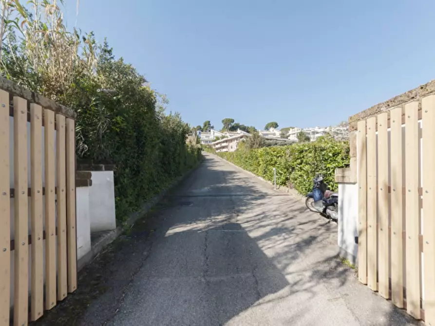Immagine 30 di Appartamento in vendita  in STRADA VICINALE FRANCESCONE, 19 a Pescara