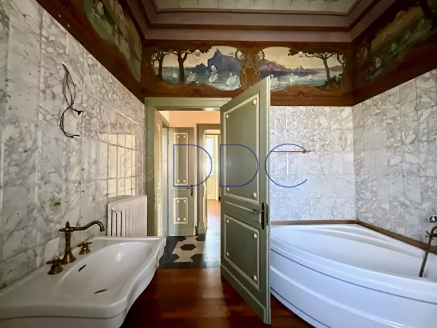 Immagine 27 di Villa in vendita  in Strada Sant Andrea Ricchiardo 9 a Sommariva Del Bosco