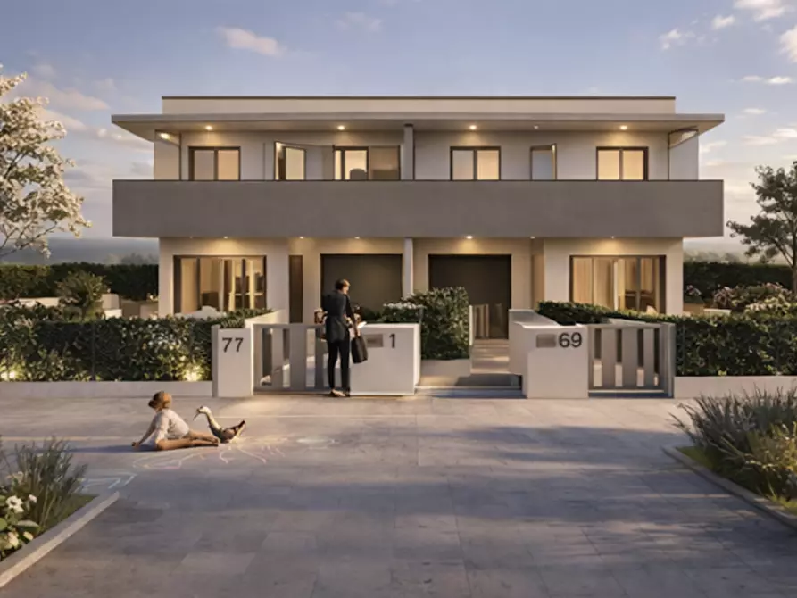 Immagine 3 di Casa bifamiliare in vendita  in Via Don Bruno Trento a Eraclea