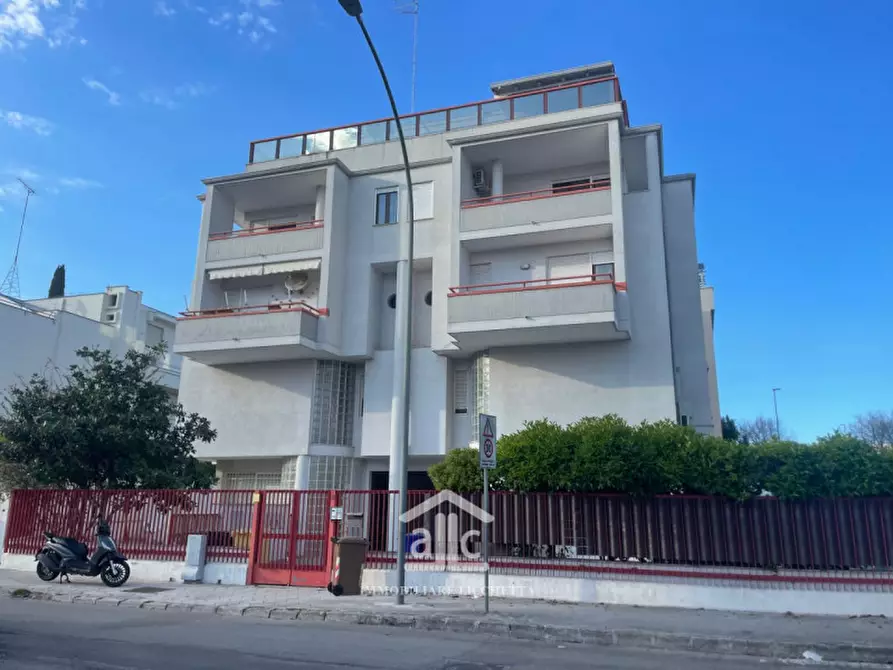 Immagine 1 di Appartamento in vendita  in via merine 8 a Lecce