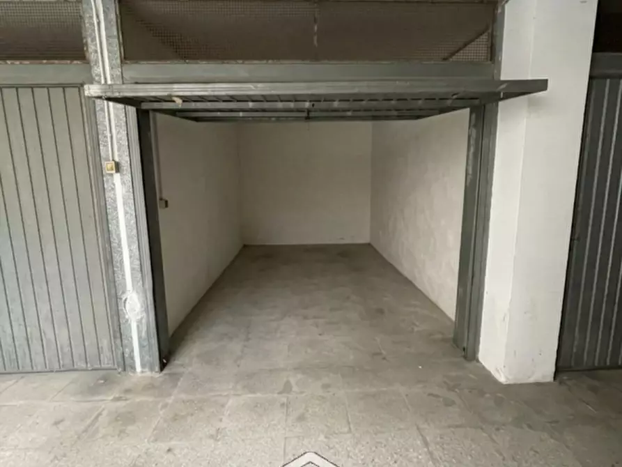 Immagine 19 di Appartamento in vendita  in via merine 8 a Lecce