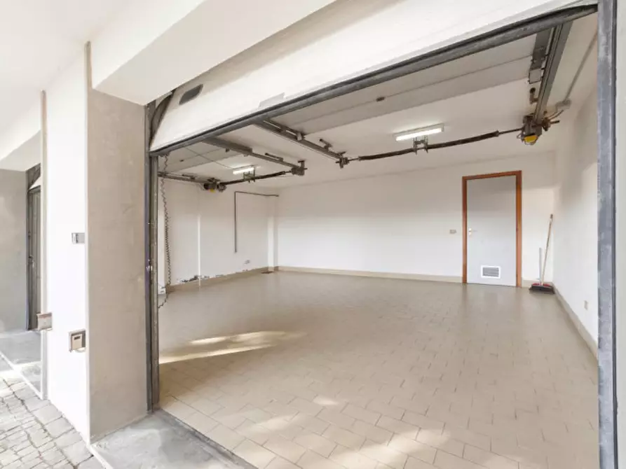 Immagine 34 di Appartamento in vendita  in STRADA VICINALE FRANCESCONE, 19 a Pescara