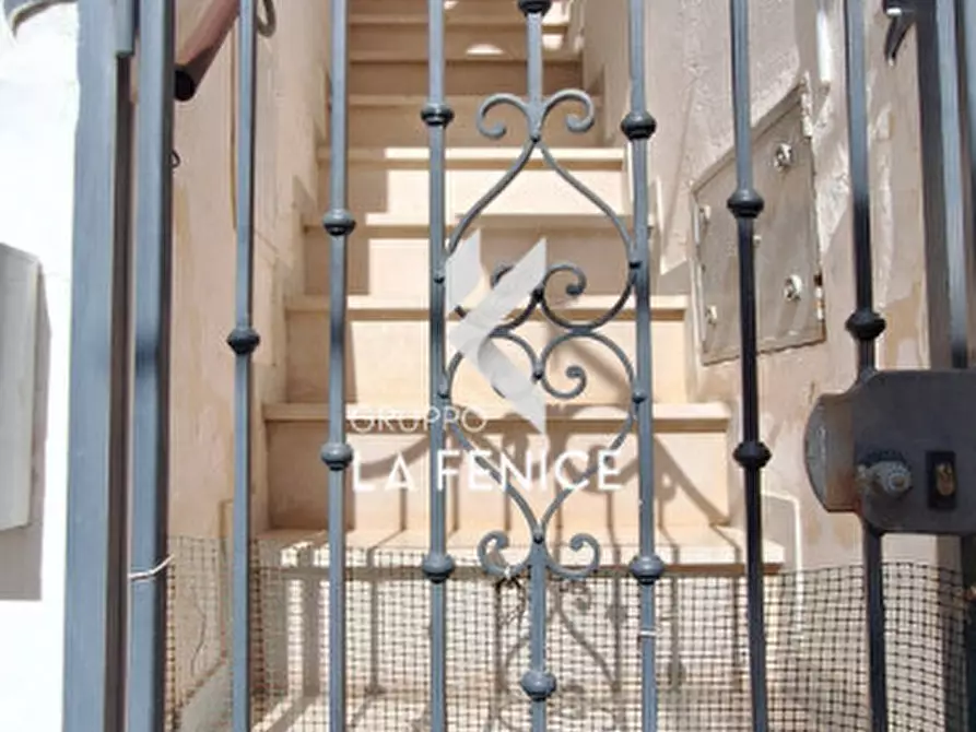 Immagine 5 di Casa indipendente in vendita  in via Dura a Locorotondo