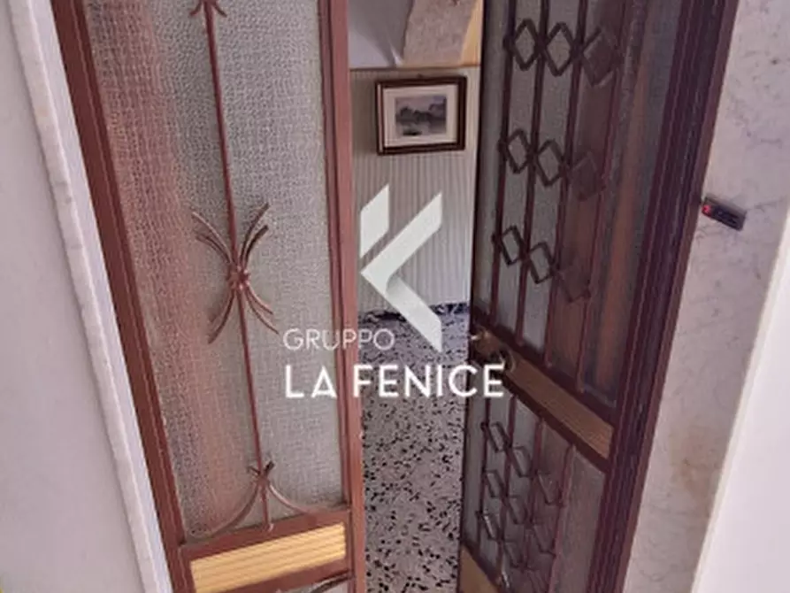 Immagine 9 di Casa indipendente in vendita  in via Dura a Locorotondo