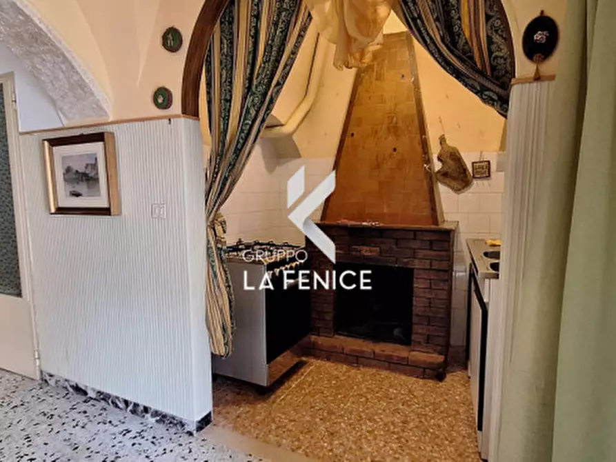 Immagine 12 di Casa indipendente in vendita  in via Dura a Locorotondo