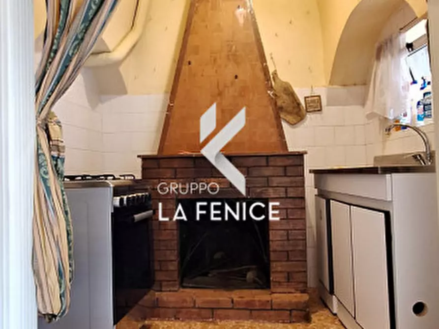 Immagine 15 di Casa indipendente in vendita  in via Dura a Locorotondo