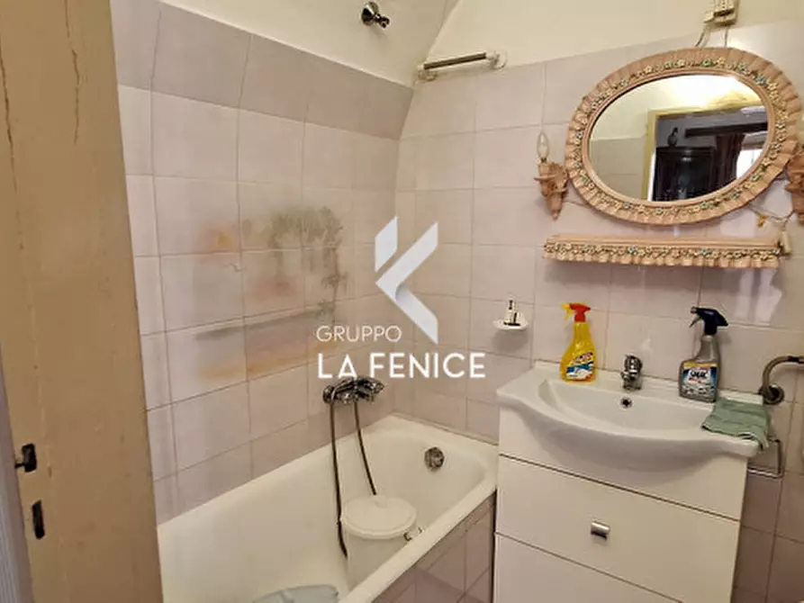 Immagine 26 di Casa indipendente in vendita  in via Dura a Locorotondo