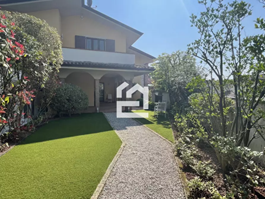 Immagine 24 di Appartamento in affitto  in VIA FIENILE a Padenghe Sul Garda